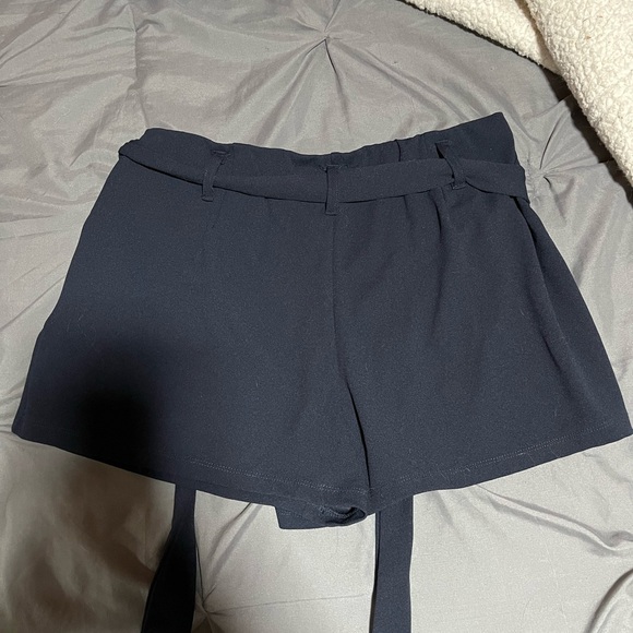 Dark blue paperbag shorts - Picture 2 of 2